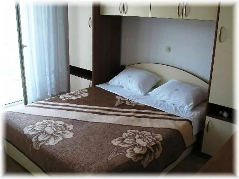Apartment 696-7 For 4+2 Pers. In Lopar